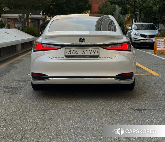 Lexus ES300h 7th generation 2019 Белый из Кореи, фото 5
