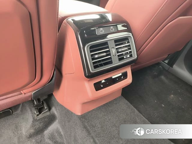 Audi Q5L 2026 Черный из Китая, фото 6