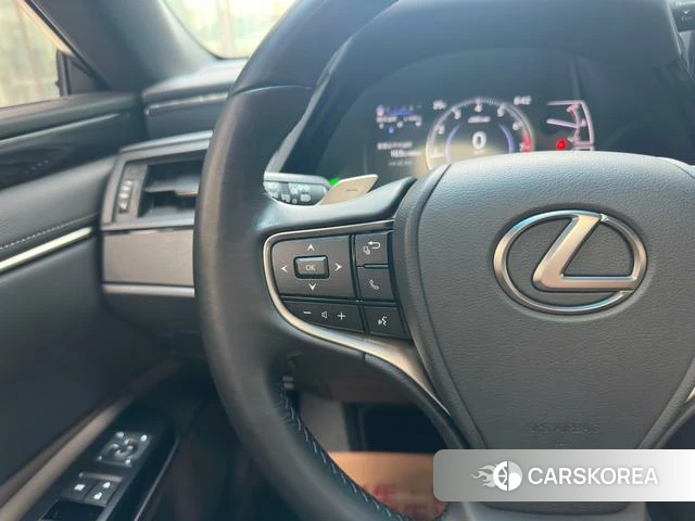 Lexus ES id 4367091 из Китая 12