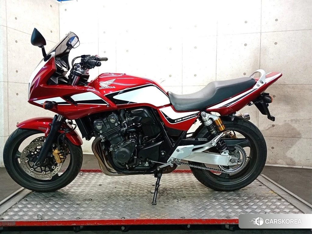 Проданный Honda CB400SF BOLDOR ABS 2011 из Японии, фото 2