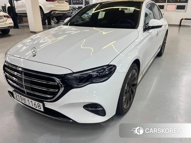 Mercedes-Benz E-Class W214 2025 Белый из Кореи, фото 2