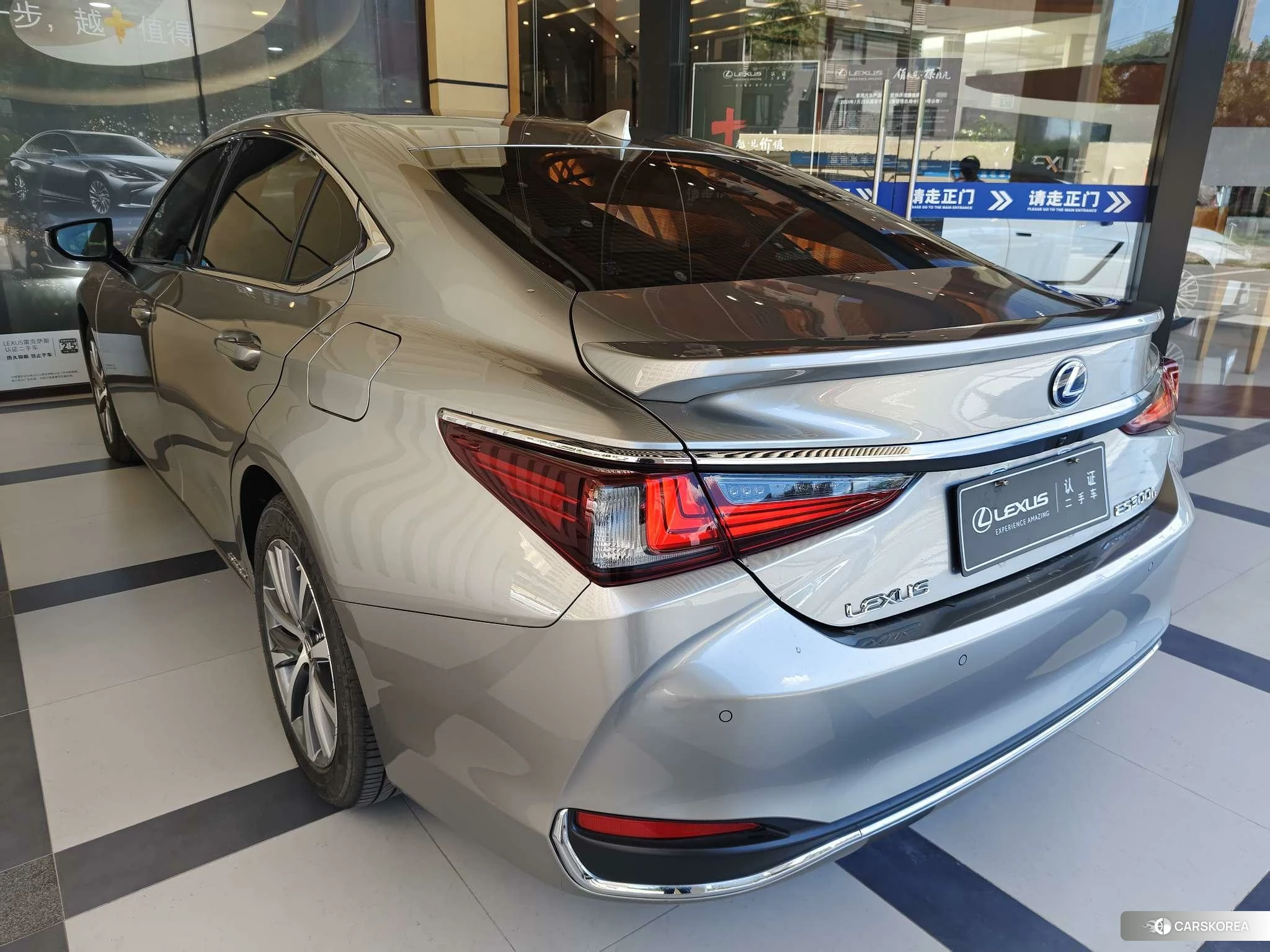 Lexus ES id 4426763 из Китая 12