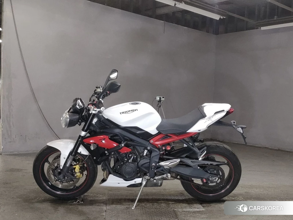 Проданный Triumph STREET TRIPLE R 2017 из Японии, фото 2