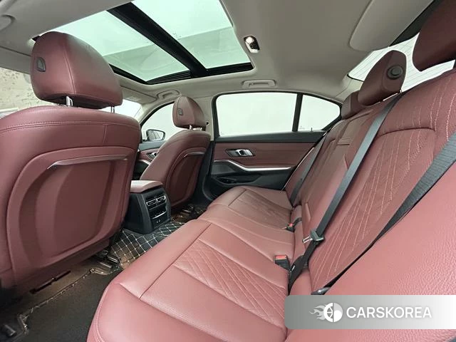 BMW 3 series 2022 Белый из Китая, фото 2