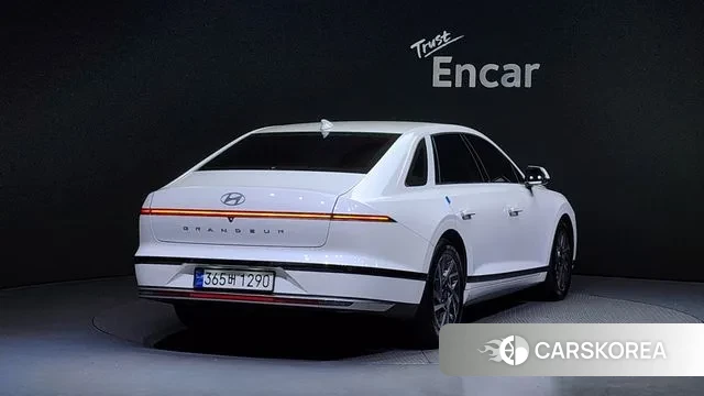 Hyundai Grandeur (GN7) id 2543556 из Кореи 12