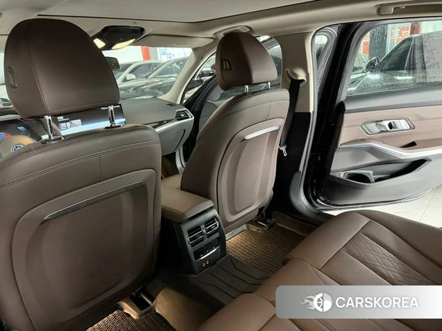 BMW i3 2023 Черный из Китая, фото 2