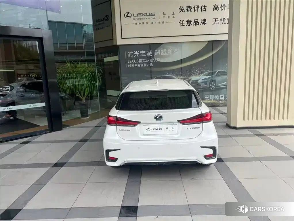 Lexus CT 2018 Белый из Китая, фото 2