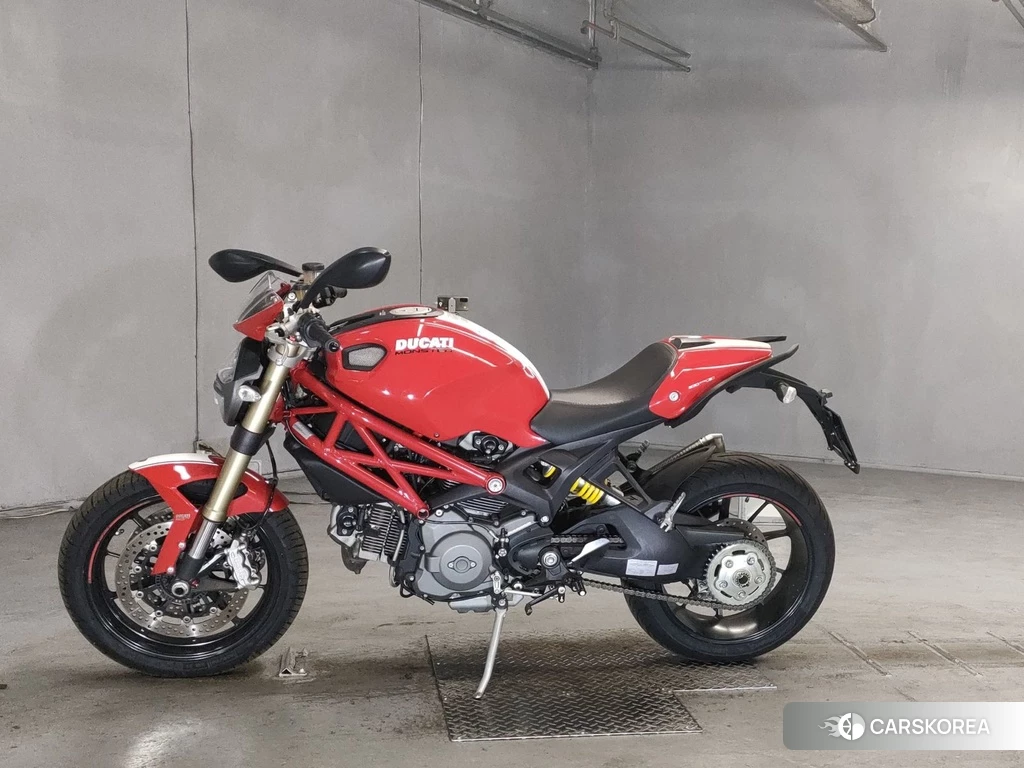 Проданный Ducati MONSTER 1100 EVO 2011 из Японии, фото 2