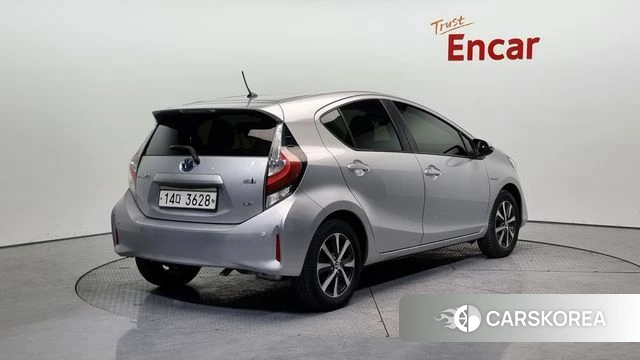 Toyota Prius C id 3801495 из Кореи 12