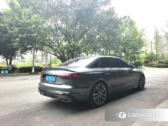 Audi A4L 2021 Темно-серый из Китая, фото 2