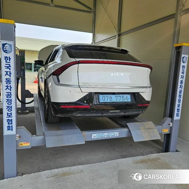 Kia EV6 2022 Белый из Кореи, фото 2