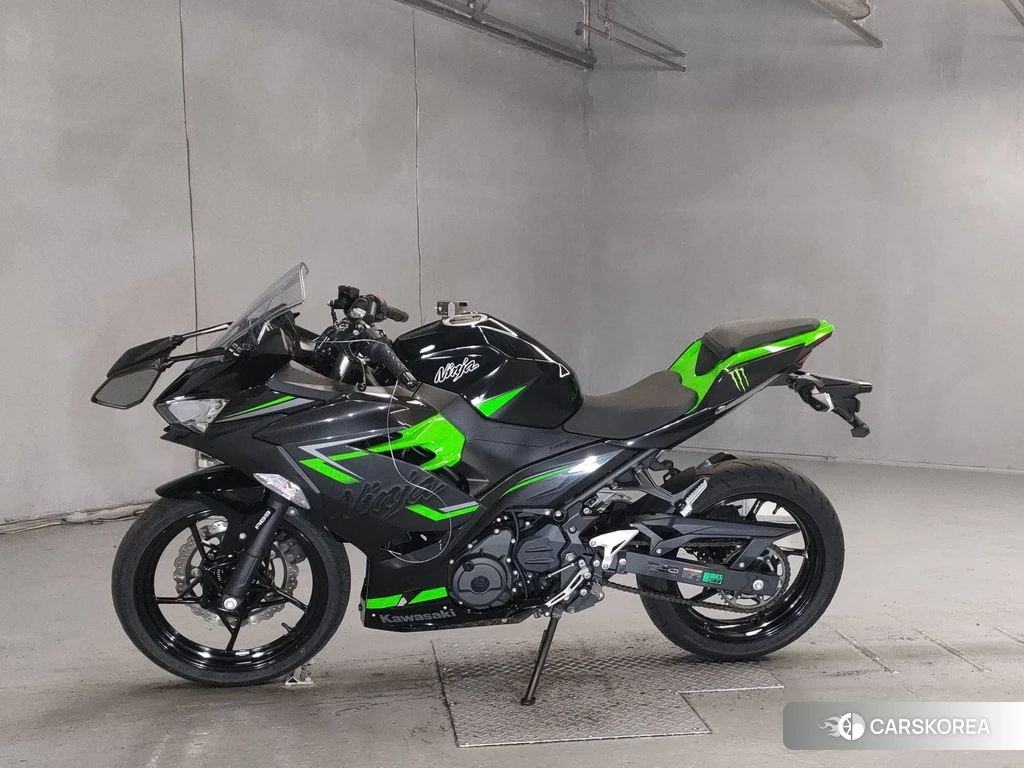 Проданный Kawasaki NINJA 400 2019 из Японии, фото 2