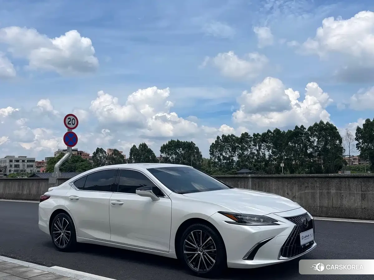 Lexus ES 2023 Белый из Китая, фото 2