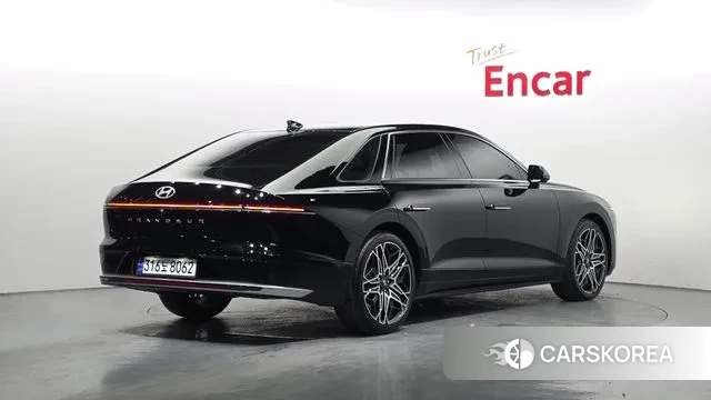 Hyundai Grandeur Hybrid (GN7) id 3610678 из Кореи 12