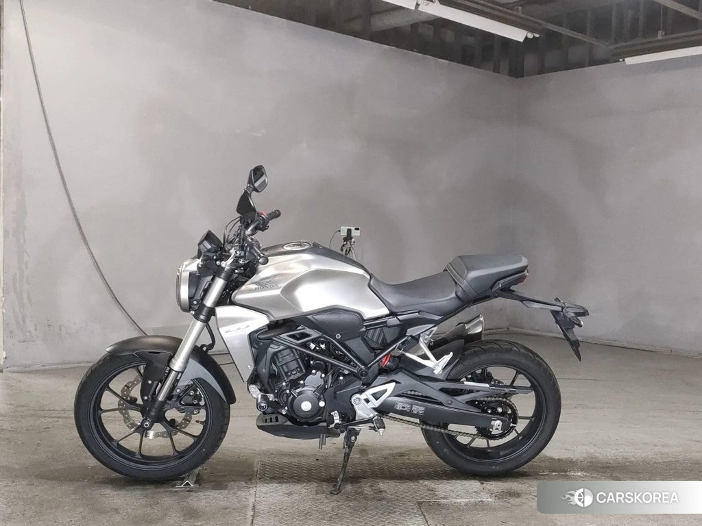 Проданный Honda CB250R 2018 из Японии, фото 2