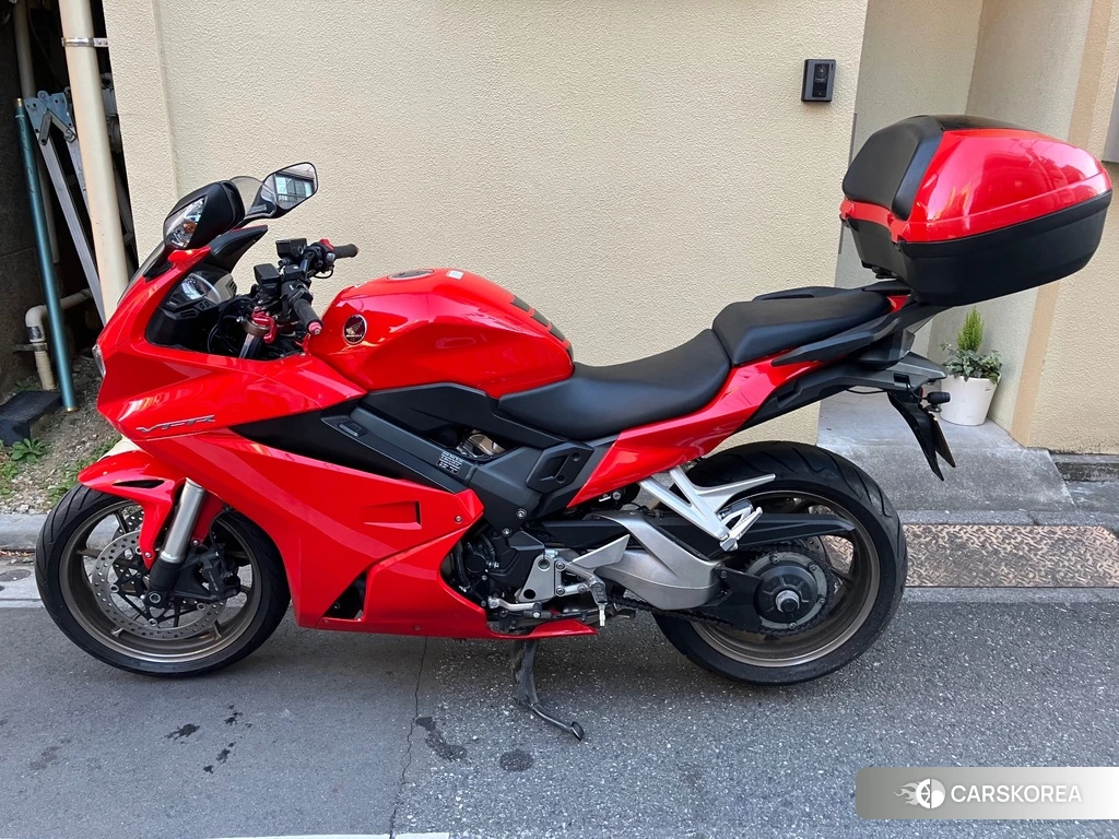 Проданный Honda VFR800F 2018 из Японии