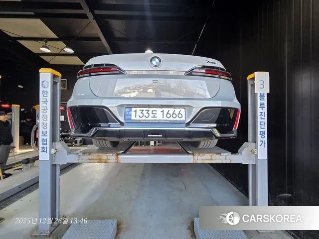 BMW 7 Series (G70) 2023 Серый из Кореи, фото 2