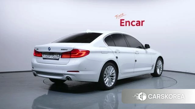 BMW 5 Series (G30) id 4179885 из Кореи 12