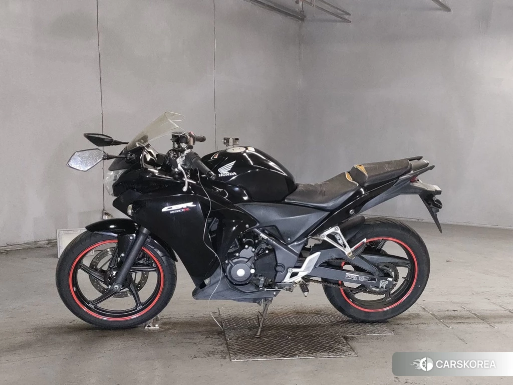 Проданный Honda CBR250R 2013 из Японии