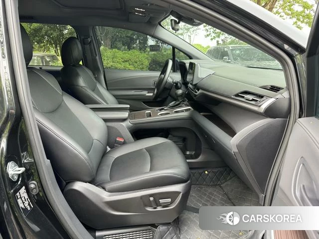 Toyota Grevia 2026 Черный из Китая, фото 5