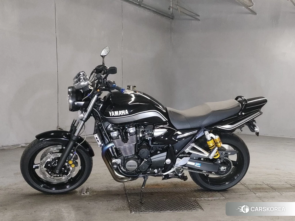 Проданный Yamaha XJR 1300 id 4161442 из Японии, фото 2