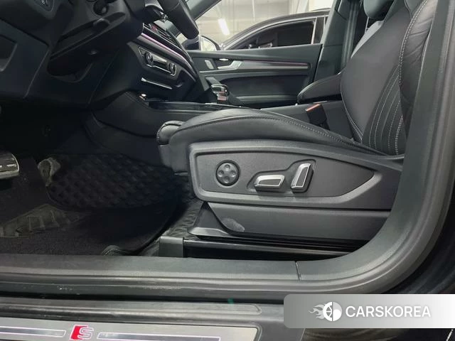 Audi Q5L id 4290351 из Китая 10