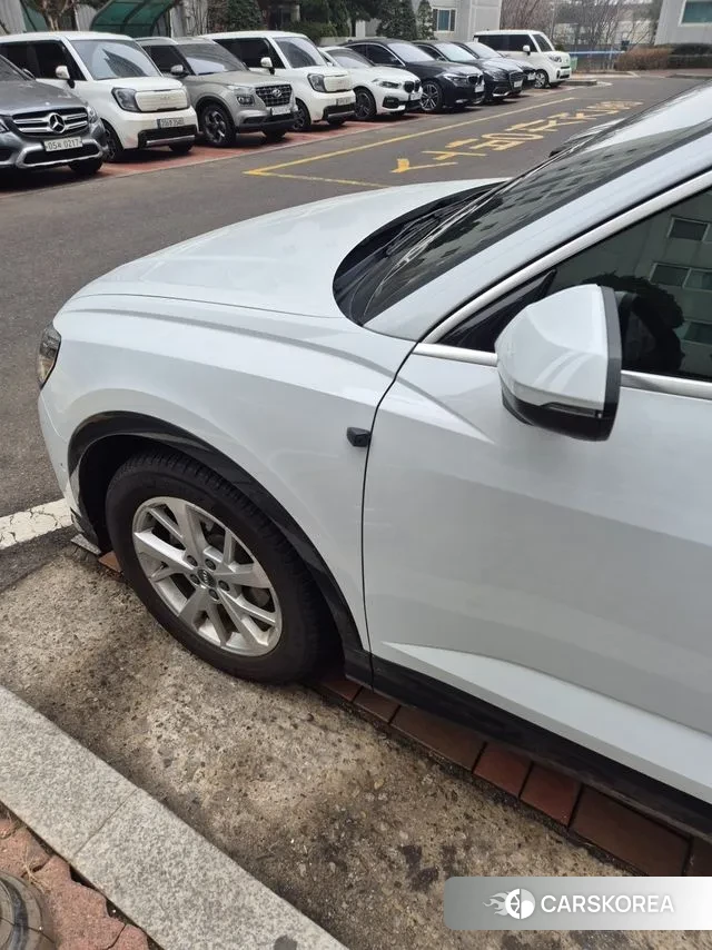 Audi Q3 (F3) 2020 Белый из Кореи, фото 2