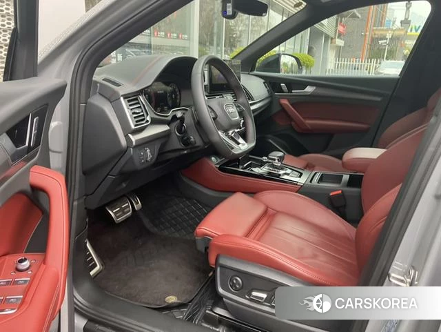 Audi Q5L 2025 Серебристо-серый из Китая, фото 3