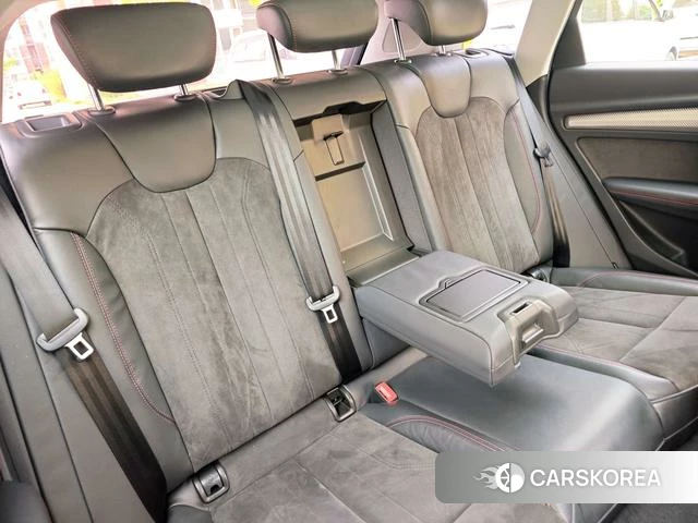 Audi Q5L 2020 Черный из Китая, фото 3
