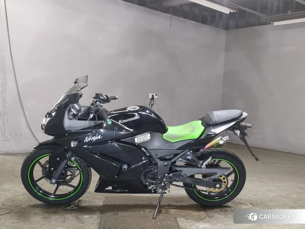 Проданный Kawasaki NINJA 250R id 4153571 из Японии, фото 2