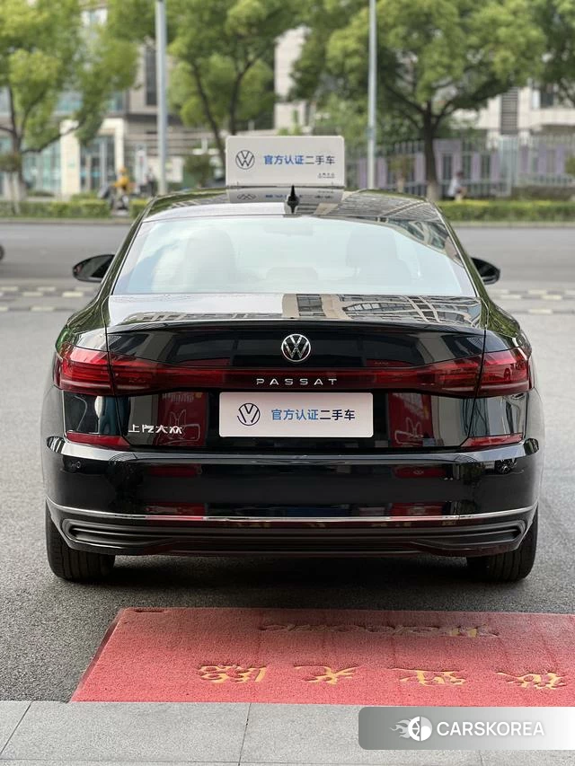 Volkswagen Passat 2025 Черный из Китая, фото 2