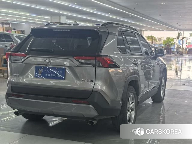 Toyota RAV4 Rongfang 2022 Серебристо-серый из Китая, фото 4