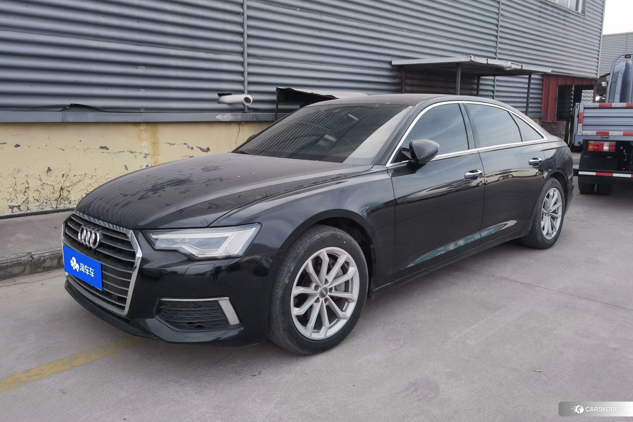 Audi A6L id 4441204 из Китая 9