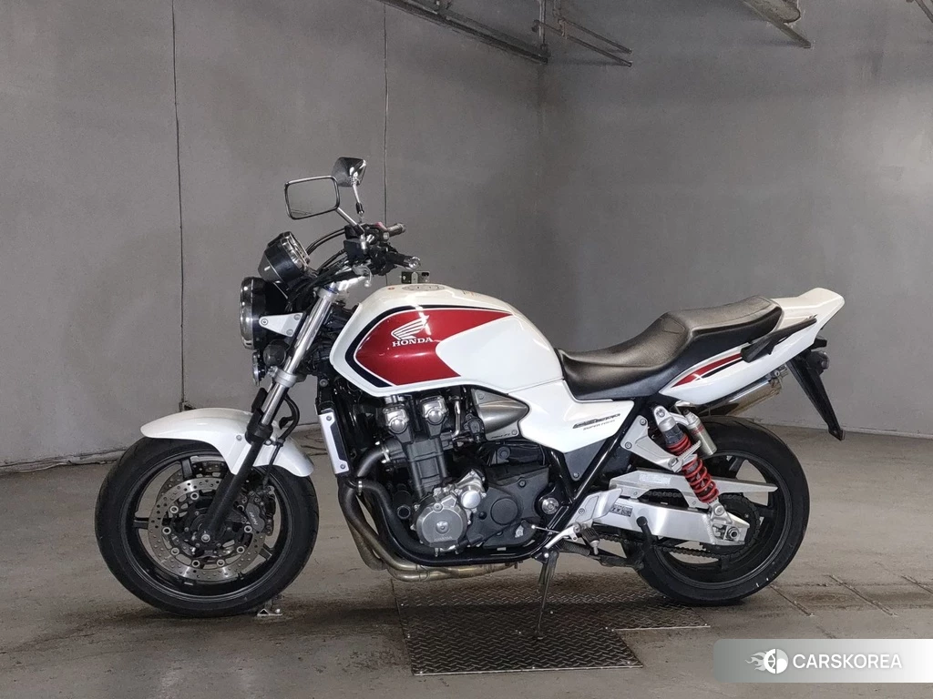 Проданный Honda CB1300SF 2011 из Японии, фото 2
