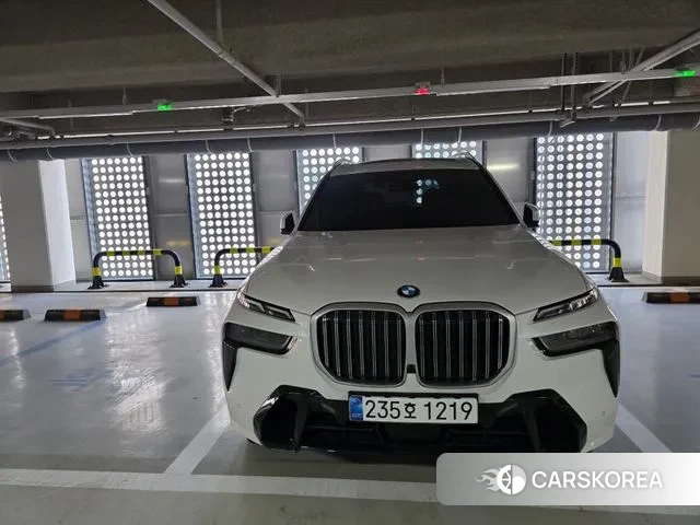 BMW X7 (G07) 2025 Белый из Кореи, фото 2
