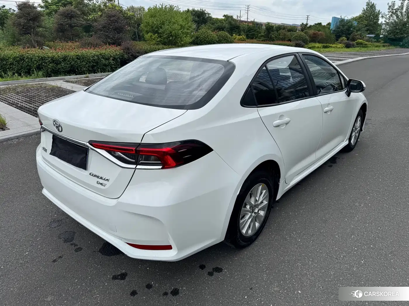 Toyota Corolla 2023 Белый из Китая, фото 2