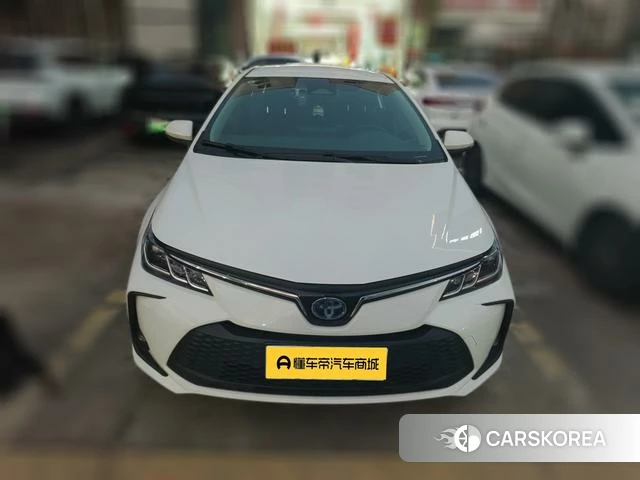 Toyota Corolla 2024 Белый из Китая, фото 2