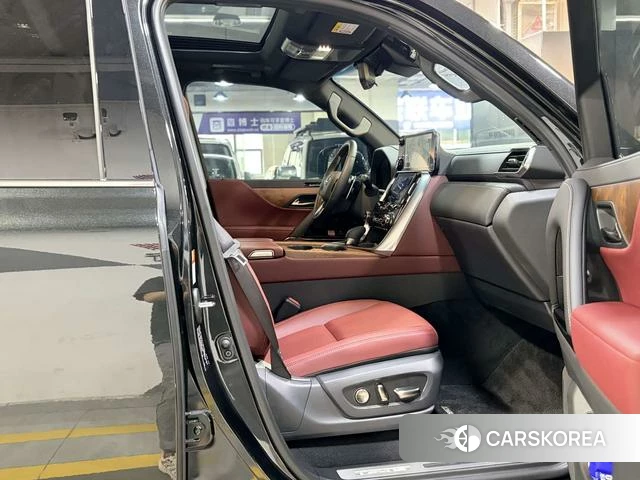 Lexus LX id 4182696 из Китая 10