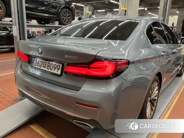 BMW 5 Series (G30) 2022 Серый из Кореи, фото 2