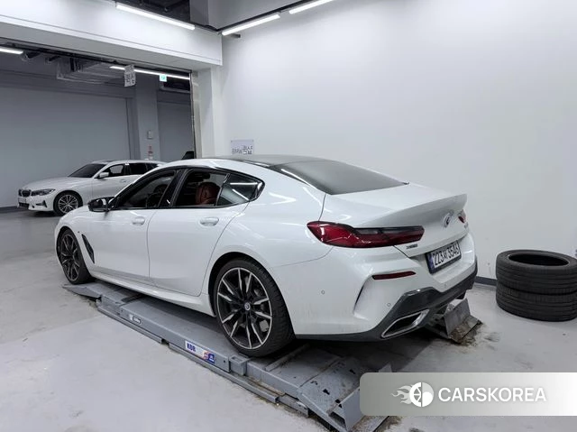 BMW 8 Series (G15) 2023 Белый из Кореи, фото 2
