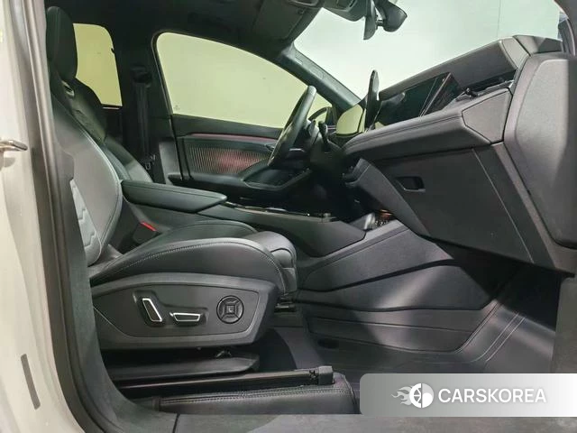 Audi Q6L Sportback e-tron id 4260881 из Китая 9