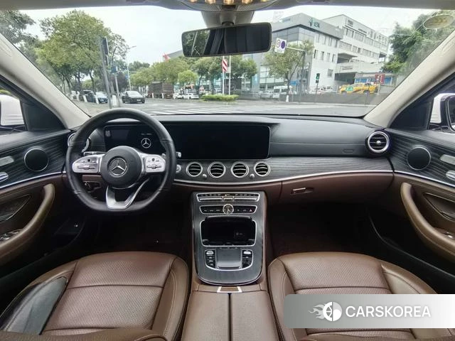 Mercedes-Benz E-class 2020 Белый из Китая, фото 2