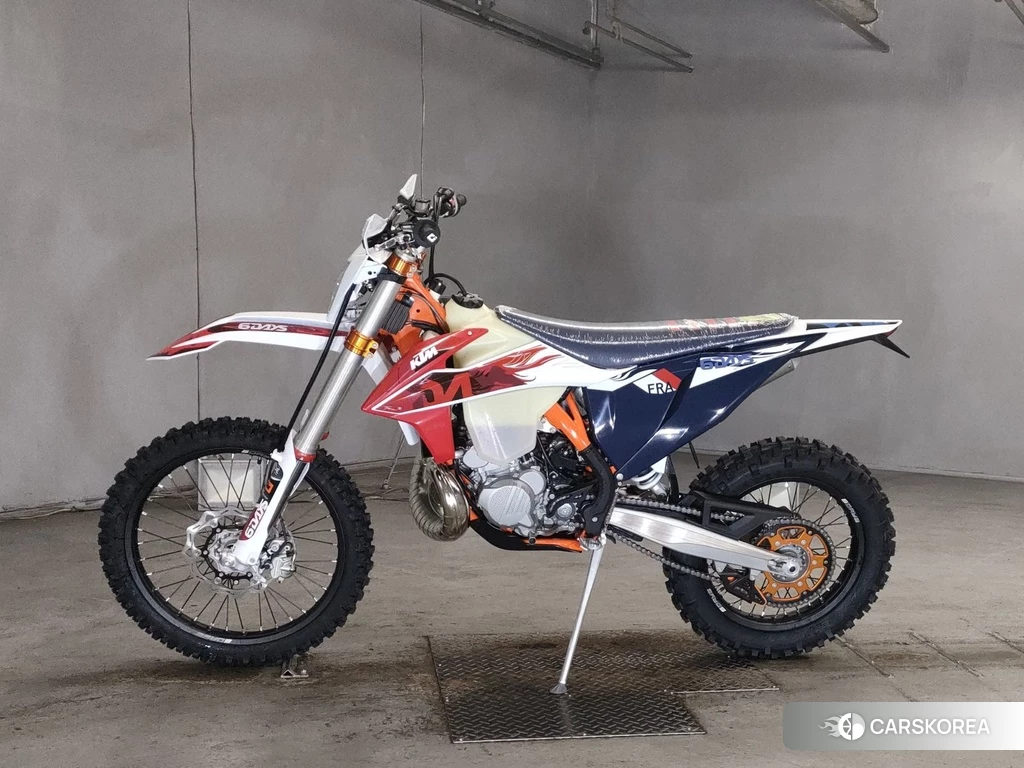 Проданный KTM 250EXC SIXDAYS TPI 2023 из Японии, фото 2