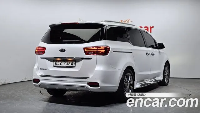 Kia The New Carnival id 2402032 из Кореи 12