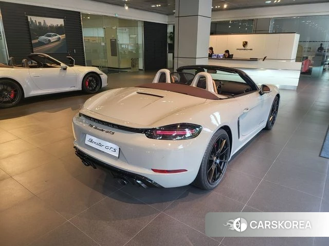 Porsche 718 Boxster 2023 Песочный из Кореи, фото 2