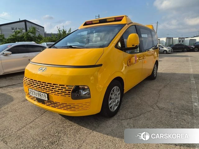 Hyundai Staria 2022 Желтый из Кореи, фото 2