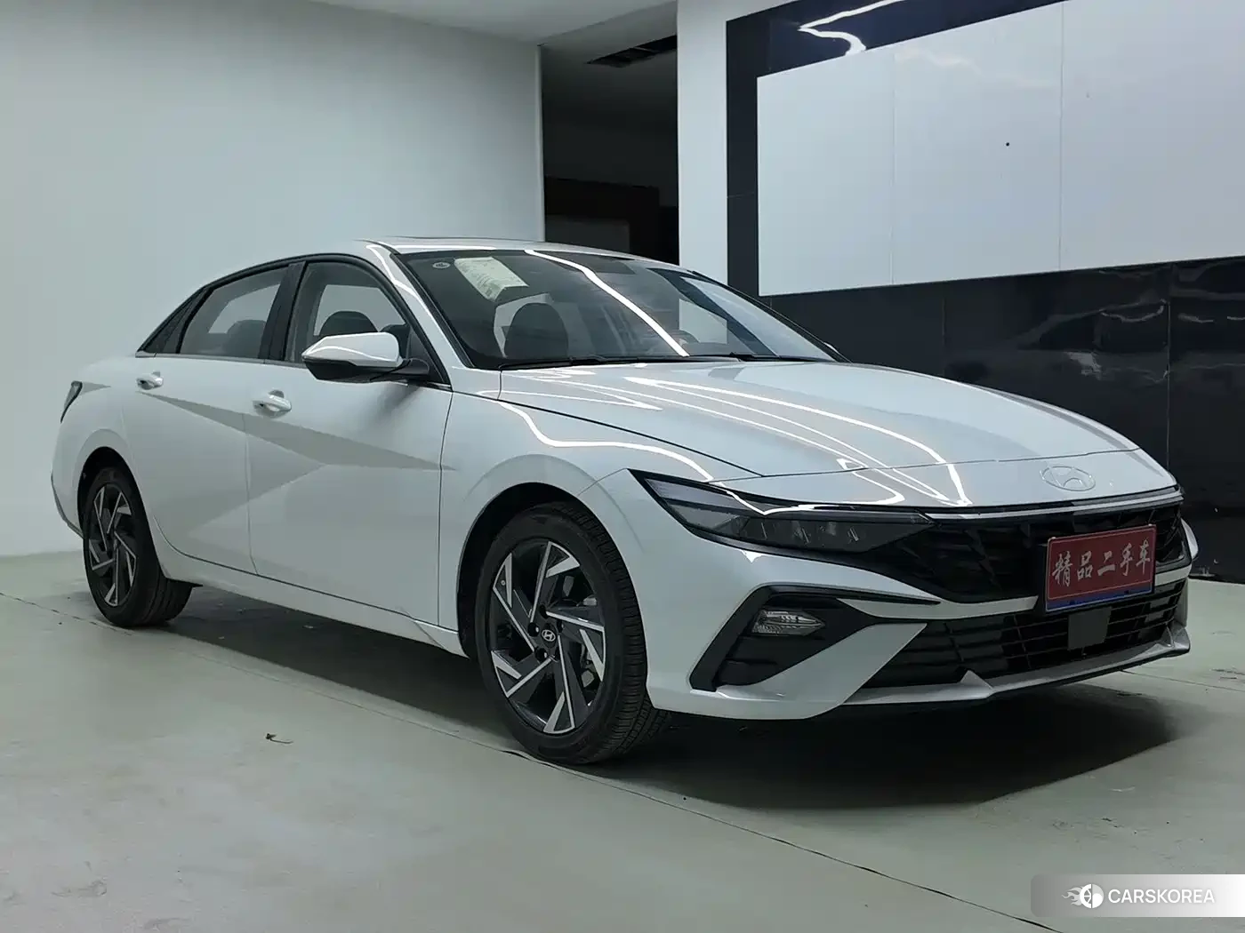 Hyundai Elantra 2025 Белый из Китая, фото 2