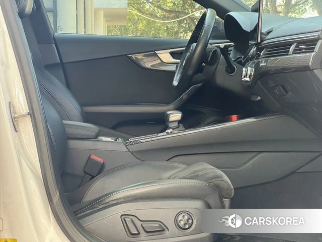 Audi A4L id 4259409 из Китая 8