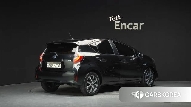 Toyota Prius C id 4667805 из Кореи 12