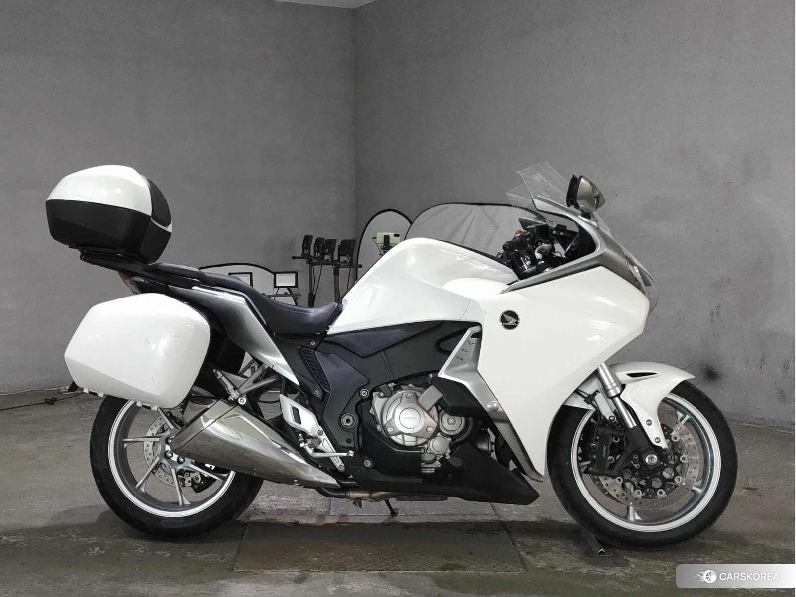 Проданный Honda VFR1200F DCT id 3947816 из Японии, фото 3